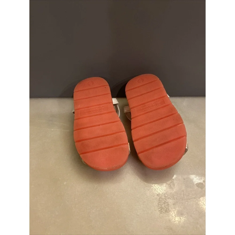 Old Navy Daisy/Flower Toddler Girl Sandals Size 6 Easy Closure